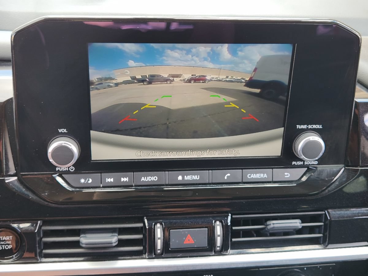 Used 2025 Nissan Pathfinder SV w/ Black Appearance Package FWD image 32