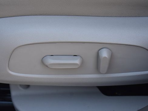 Used 2018 Chevrolet Cruze Premier image 21