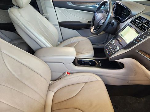 Used 2017 Lincoln MKC Reserve image 15