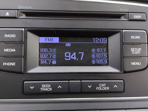 Used 2017 Hyundai Elantra SE w/ Cargo Package image 17