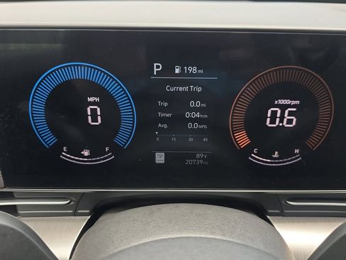 Used 2025 Hyundai Kona SEL FWD image 25