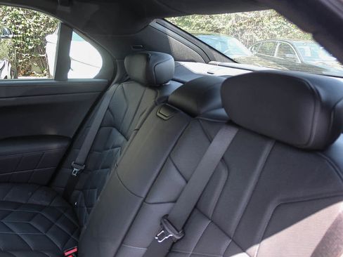 Used 2025 BMW 740i w/ Premium Package RWD image 18