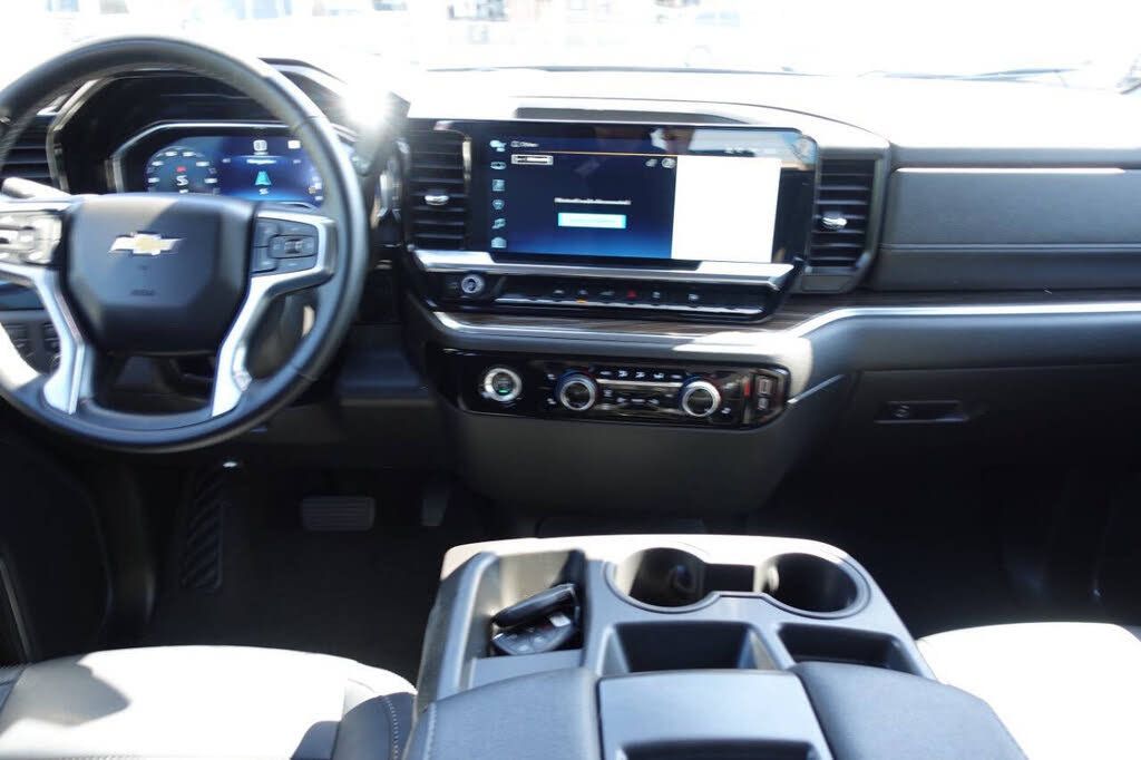 Used 2023 Chevrolet Silverado 1500 LT AWD/4WD image 40