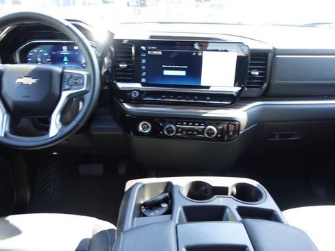 Used 2023 Chevrolet Silverado 1500 LT AWD/4WD image 40