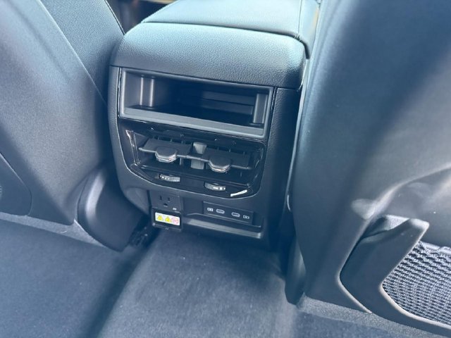 New 2027 Jeep Grand Cherokee Altitude AWD/4WD image 12