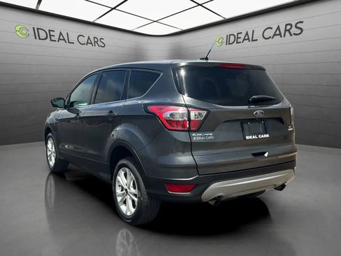 Used 2017 Ford Escape SE FWD image 3