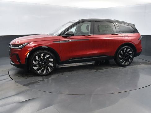 New 2026 Lincoln Nautilus Reserve w/ Jet Appearance Package image 5