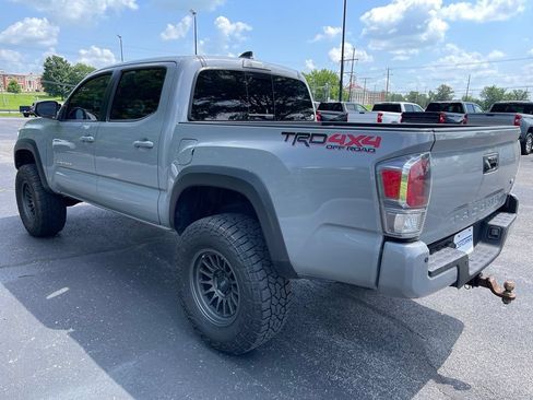 Used 2021 Toyota Tacoma TRD Off-Road w/ TRD Premium Off Road Package AWD/4WD image 4
