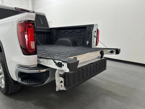 Used 2021 GMC Sierra 1500 SLT w/ SLT Premium Package RWD image 19