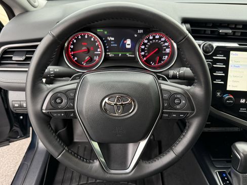 Used 2020 Toyota Camry XSE image 21