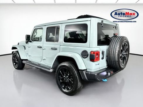 Used 2024 Jeep Wrangler Unlimited Sahara w/ Technology Group AWD/4WD image 6