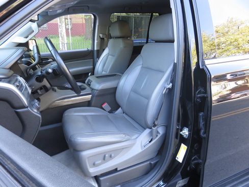 Used 2019 Chevrolet Suburban LT AWD/4WD image 10