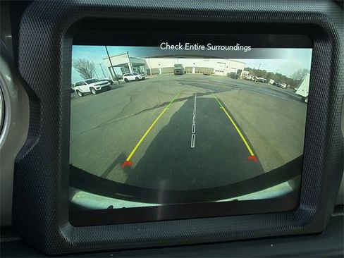 Used 2022 Jeep Wrangler Unlimited Sahara w/ Cold Weather Group image 21