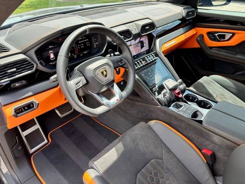 Used 2024 Lamborghini Urus S AWD/4WD image 19