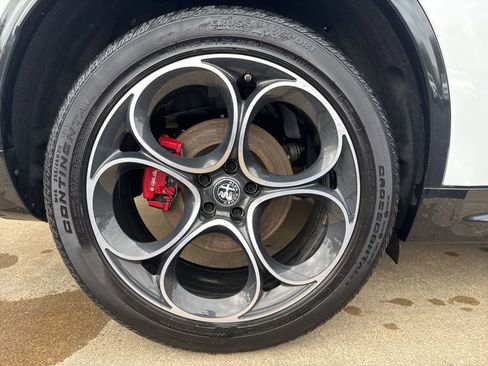 Used 2024 Alfa Romeo Stelvio Veloce image 21