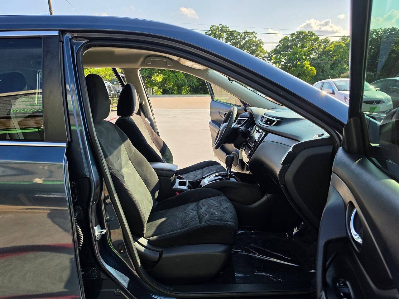 Used 2014 Nissan Rogue S FWD image 23