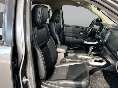 Certified 2024 Nissan Frontier SL RWD image 9