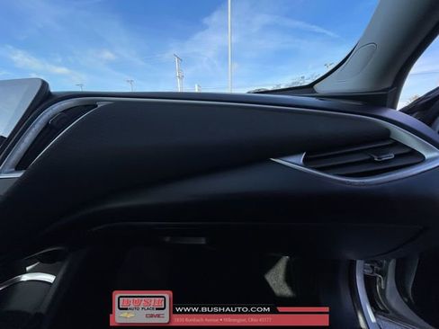 Used 2022 Chevrolet Malibu LT image 28