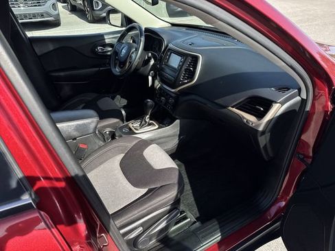 Used 2014 Jeep Cherokee Latitude w/ Cold Weather Group FWD image 27