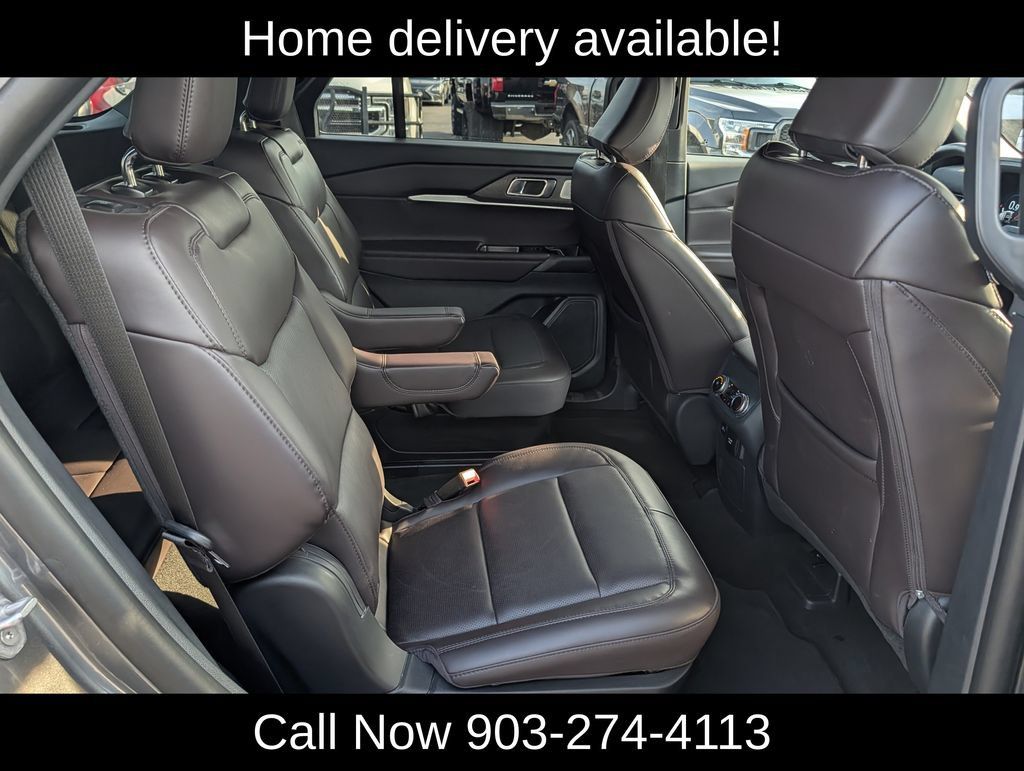 Used 2026 Ford Explorer Platinum RWD image 31