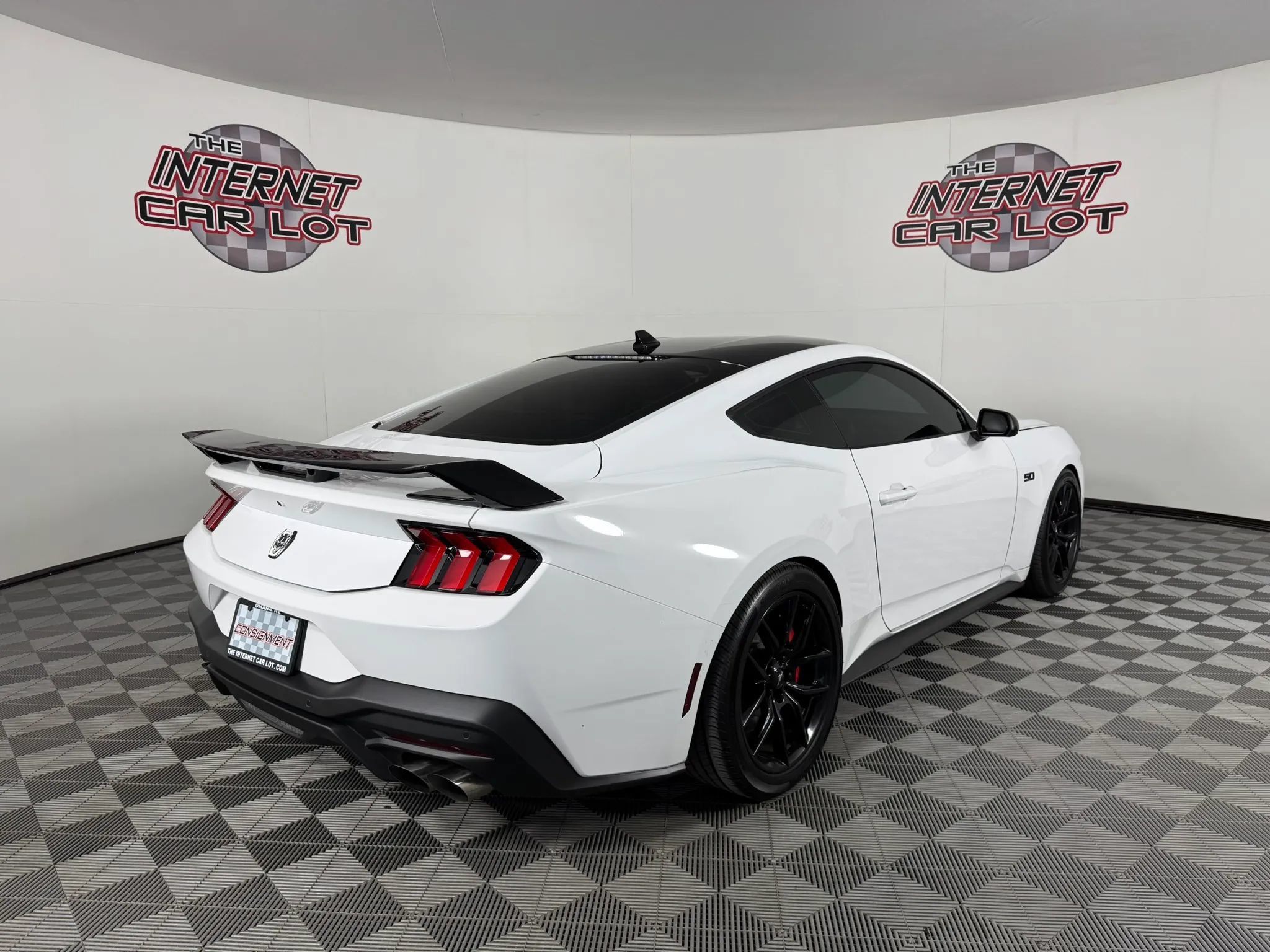 Used 2024 Ford Mustang GT RWD image 7