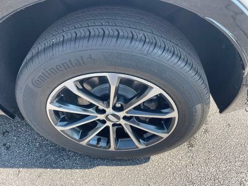 Used 2024 Cadillac XT4 Sport w/ Cold Weather Package FWD image 10