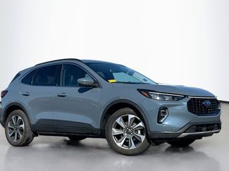 Used 2023 Ford Escape Platinum video 1