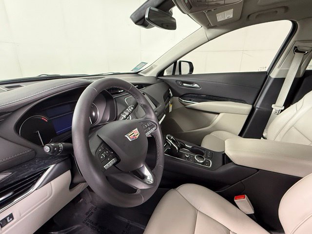 Certified 2023 Cadillac XT4 Premium Luxury FWD image 19