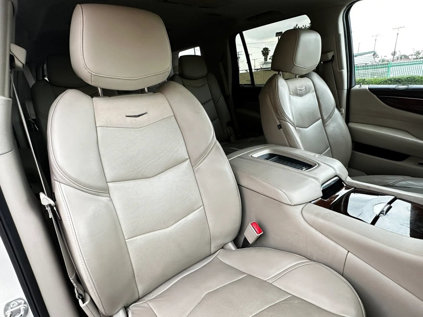 Used 2015 Cadillac Escalade Luxury AWD/4WD image 15