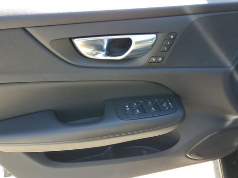 Used 2023 Volvo S60 B5 Plus FWD image 18
