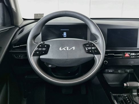 Used 2025 Kia Niro LX FWD image 18
