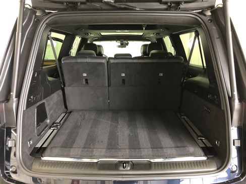 Certified 2023 Jeep Grand Wagoneer L Series III w/ Rear Seat Video Group 1 image 10