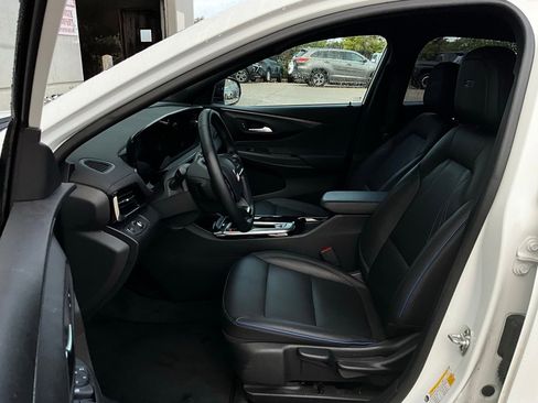 Used 2025 Buick Envista Sport Touring image 10