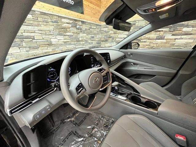 Certified 2023 Hyundai Elantra Blue FWD image 12
