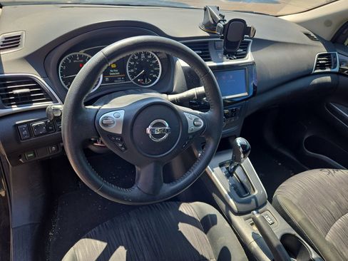 Used 2019 Nissan Sentra SV w/ Special Edition Package FWD image 8