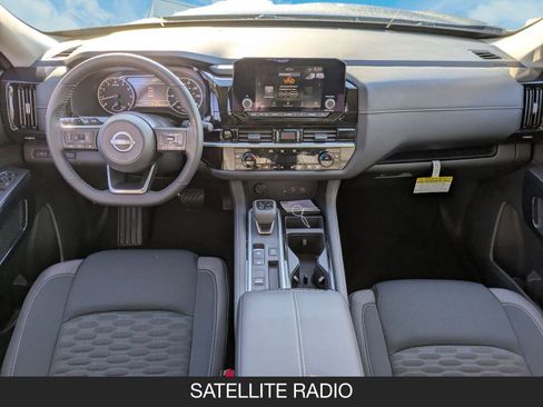 New 2025 Nissan Pathfinder SV image 13