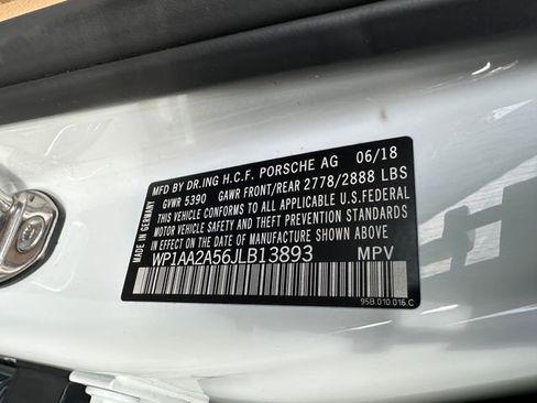 Used 2018 Porsche Macan w/ Premium Package Plus image 44