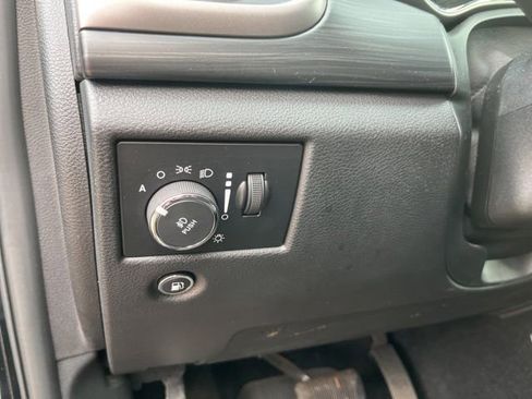 Used 2020 Jeep Grand Cherokee Laredo w/ Security & Convenience Group AWD/4WD image 10