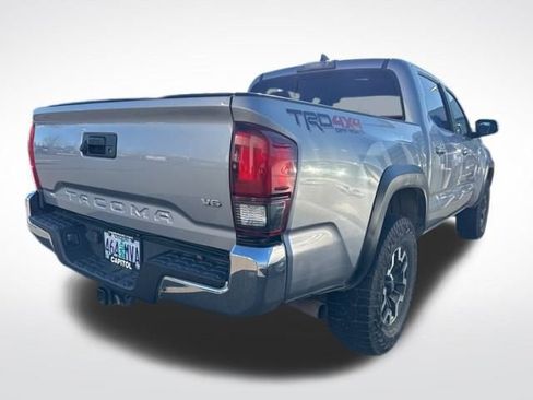 Certified 2018 Toyota Tacoma TRD Off-Road image 9