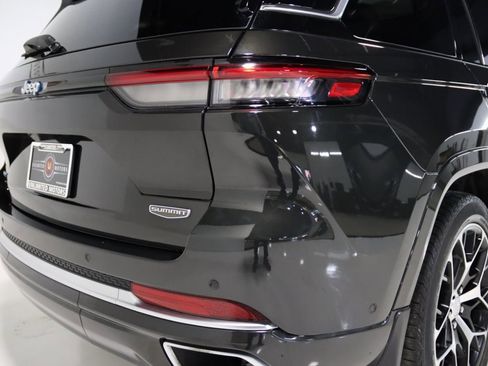 Used 2023 Jeep Grand Cherokee Summit image 10