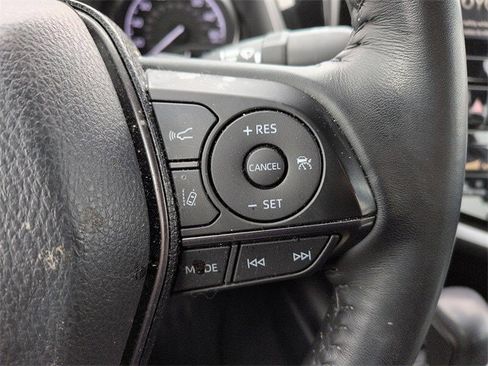 Used 2023 Toyota Camry SE image 19