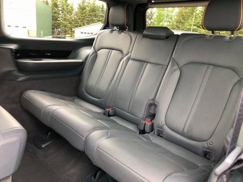 Used 2022 Jeep Grand Wagoneer Series II w/ Convenience Group III image 27