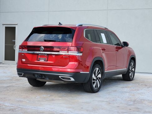 Used 2025 Volkswagen Atlas SEL AWD/4WD image 8