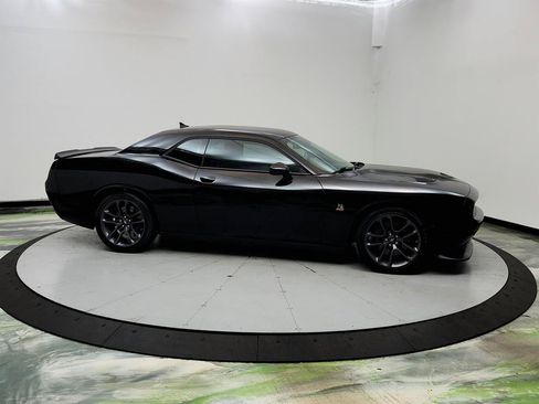 Used 2022 Dodge Challenger R/T Scat Pack RWD image 4