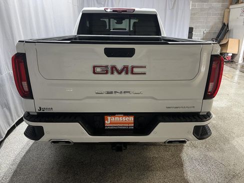 Used 2023 GMC Sierra 1500 Denali w/ Technology Package AWD/4WD image 7