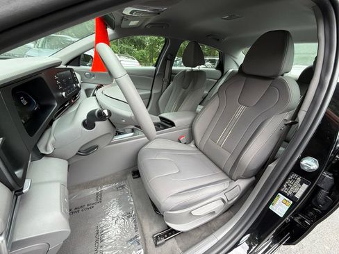 Certified 2026 Hyundai Elantra Sport FWD image 15