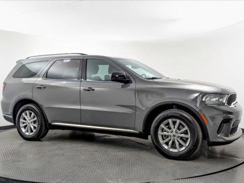 Used 2023 Dodge Durango SXT image 9