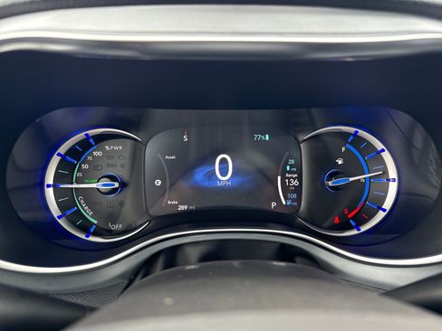 Used 2026 Chrysler Pacifica Premium w/ Quick Order Package 2ET FWD image 20