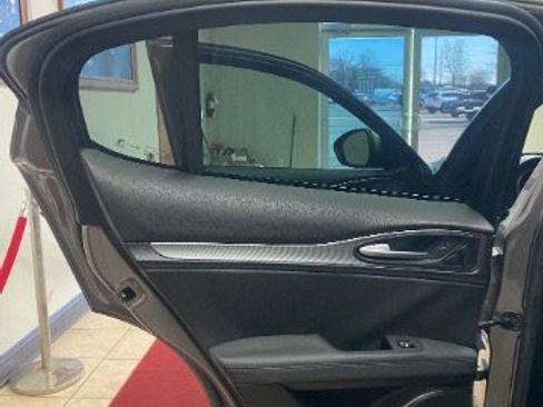 Used 2018 Alfa Romeo Stelvio Ti Sport image 16