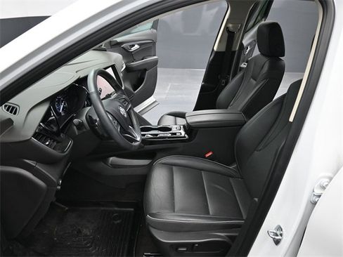 Used 2023 Buick Envision Essence image 13